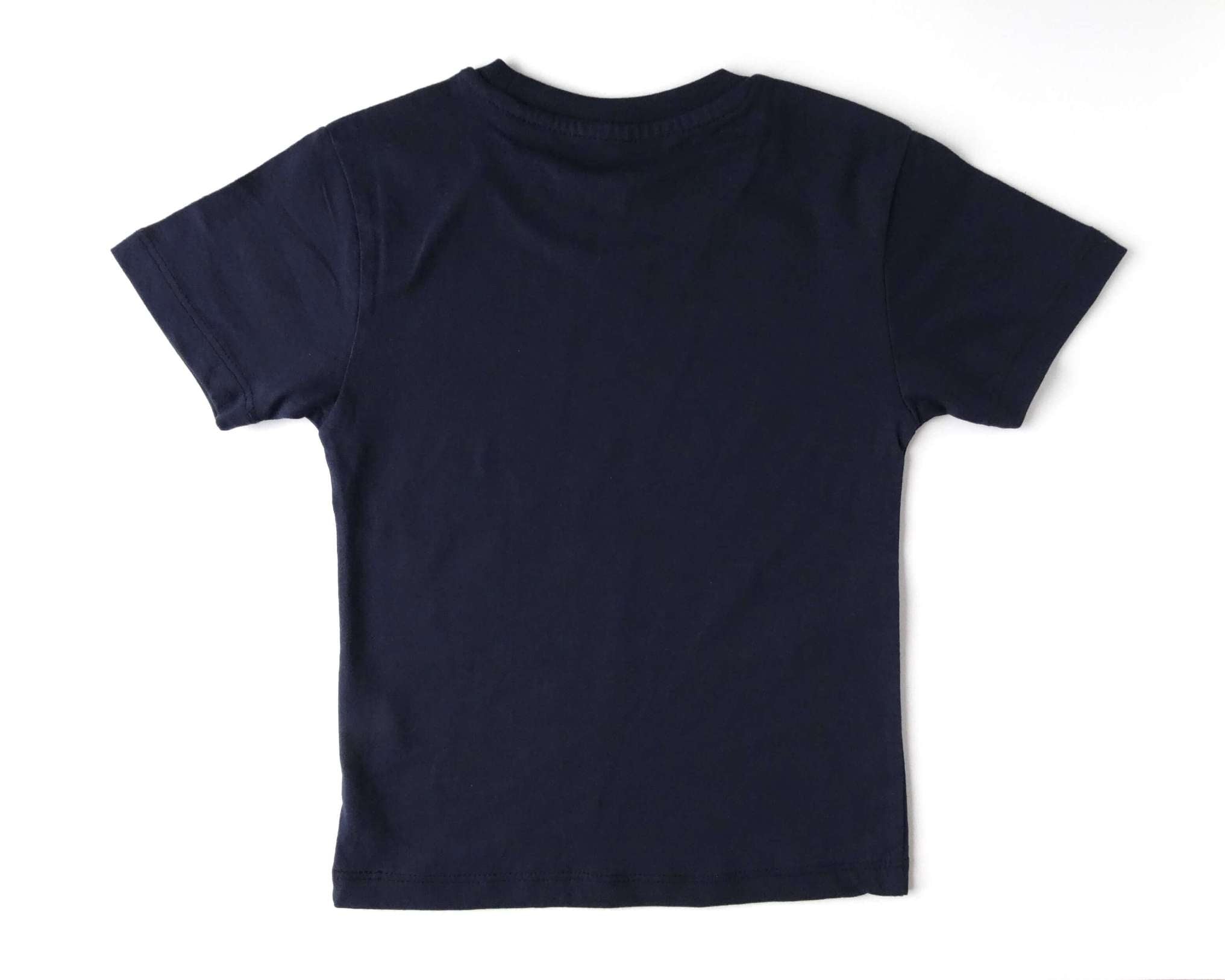 Rückseite Kinder T Shirt in french navi von Geburtstagsshirts mit Name und Zahl von Smartbabies