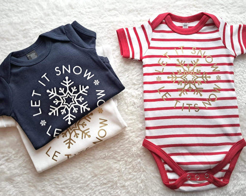 Auswahl Weihnachtsbodys Farben mit Aufdruck LETITSNOW