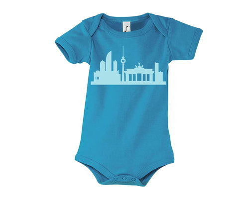 hellblauer Babyody mit Berliner Skyline bedruckt in eisblau, mit kurzen Ärmeln
