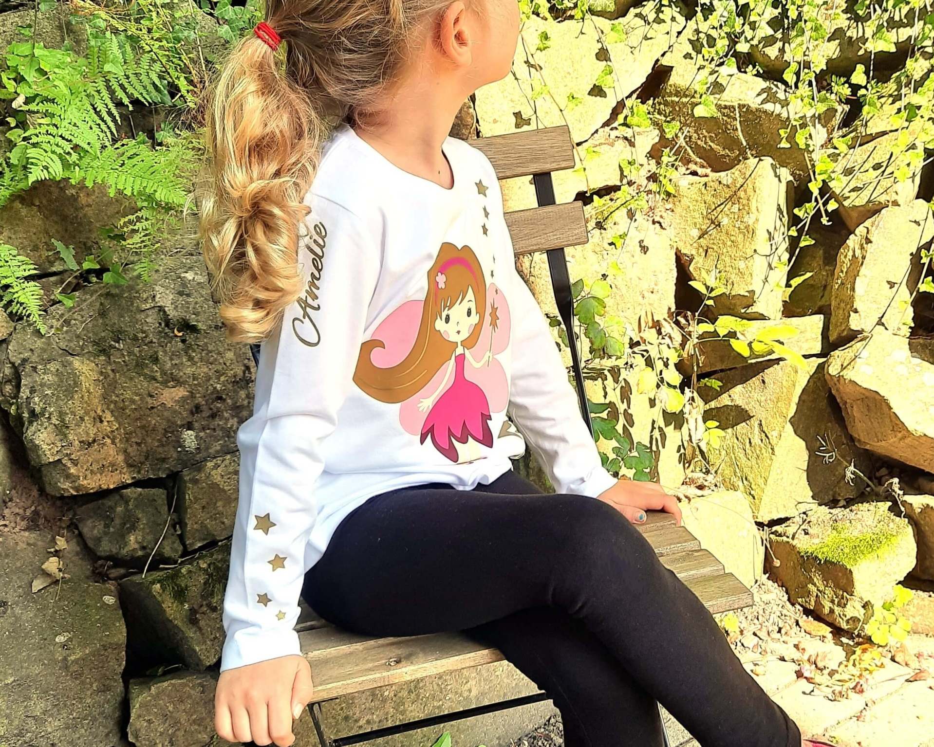 Tragebild weißes Geburtstagsshirt Mädchen mit Fee und gold metallic, mit Name und Zahl und langen Ärmeln