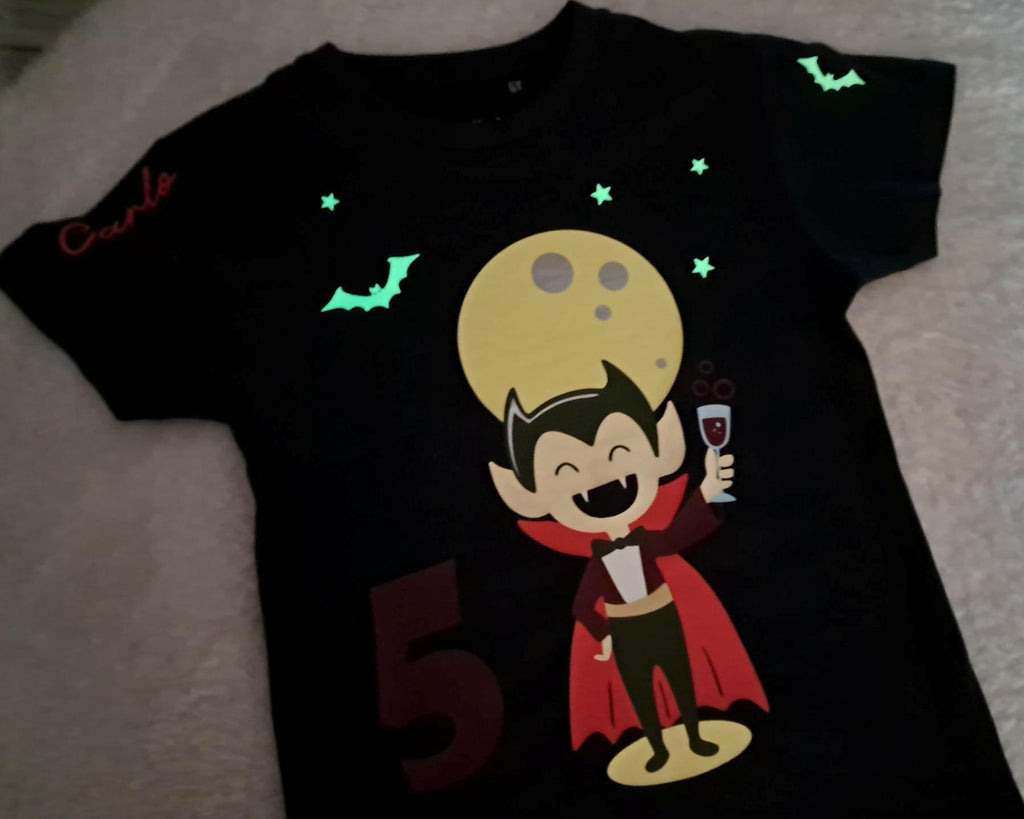Halloweenshirt niedlicher Vampir für Kinder leuchtet im Dunkeln