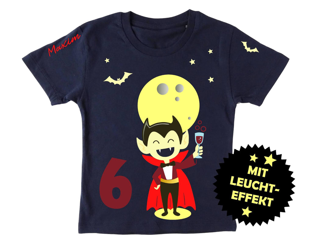 navi Kinder-T-Shirt mit niedlichem Vampir & Vollmond Fledermäusen, für Halloween, leuchtet mit Dunkeln, mit Name und Zahl,mit rotem Umhang