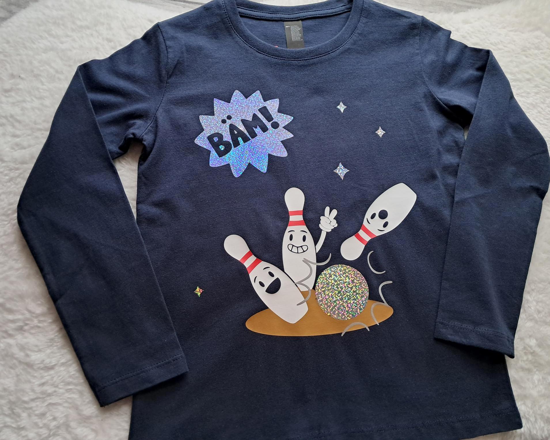 Detailansicht von navi Geburtstagsshirt für Kinder, Motiv: Kegeln, mit holographischem Effekt