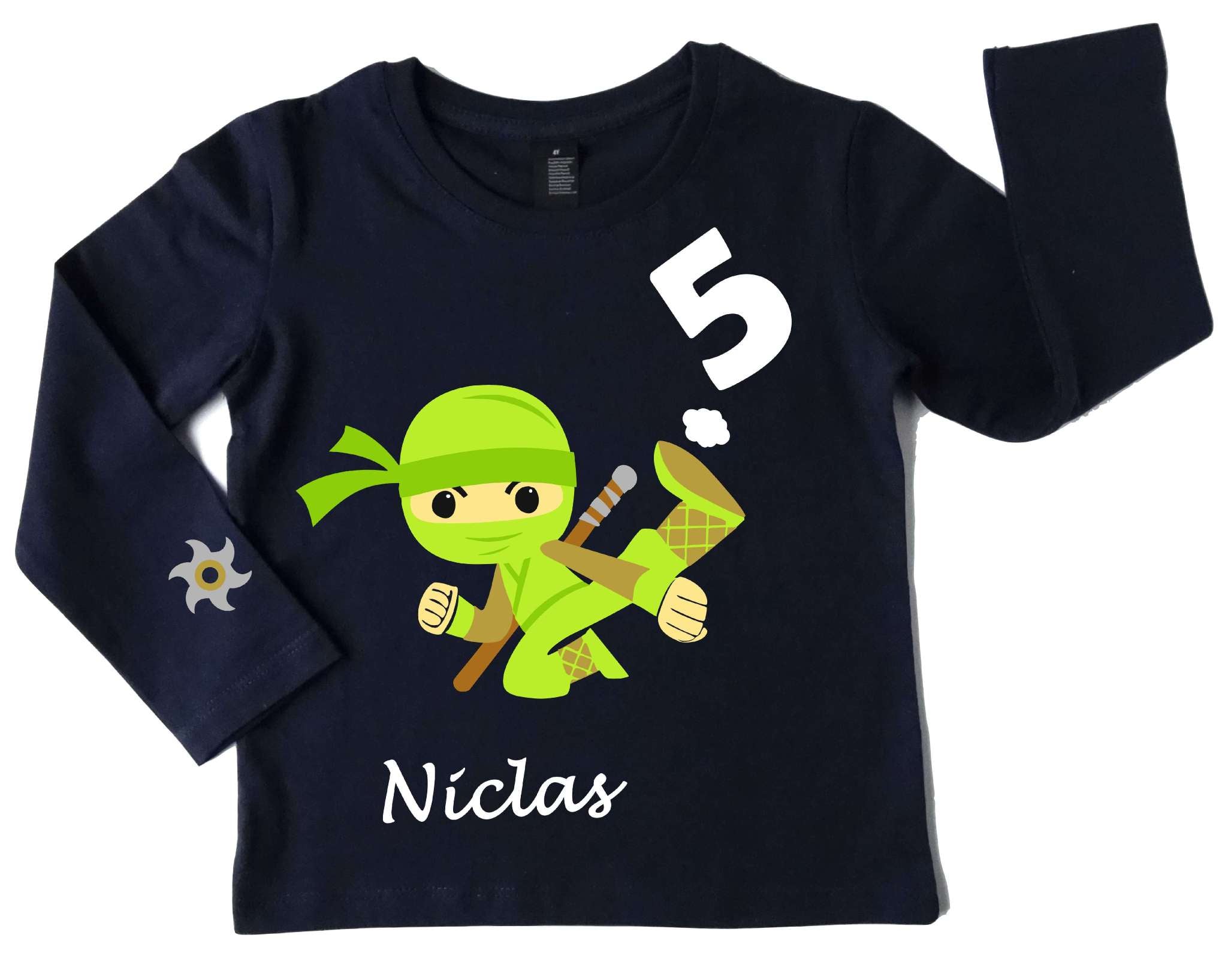 navi Geburtstagsshirt für Kinder mit grünem, springendem Ninja, Name und Zahl, mit gold und silber metallic, mit langem Arm