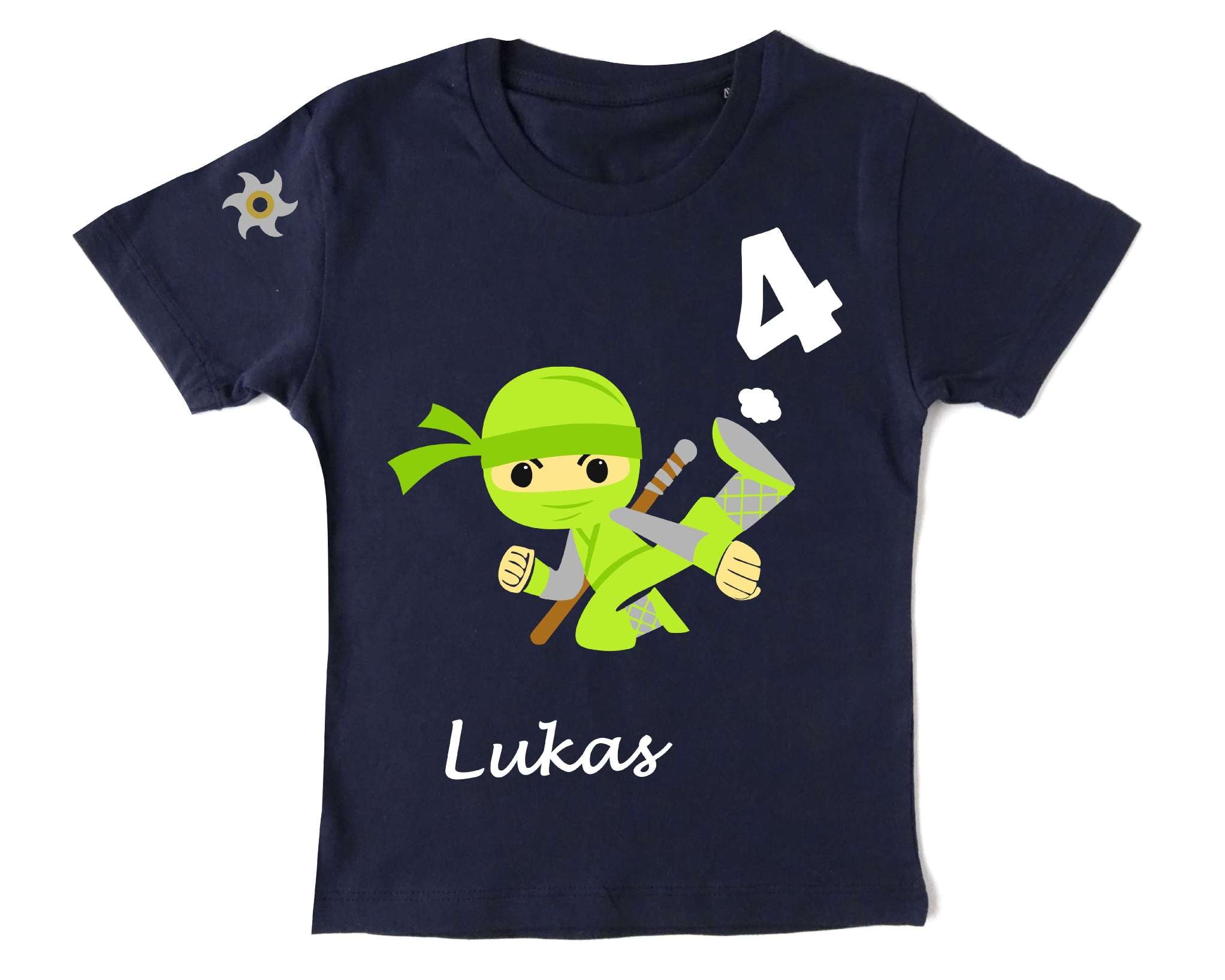 navi Geburtstagssshirt für Kinder mit hellgrünem Ninja Kämpfer, Zahl und Name bedruckt, silber metallic Effekt