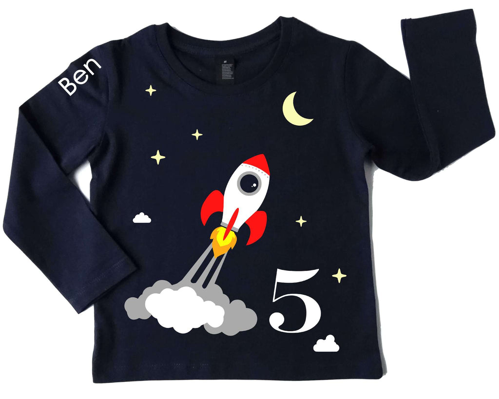 Geburtstagsshirt Rakete für Kinder mit Name und Zahl personalisierbar, leuchtet im Dunkeln und mit silber metallic Effekt