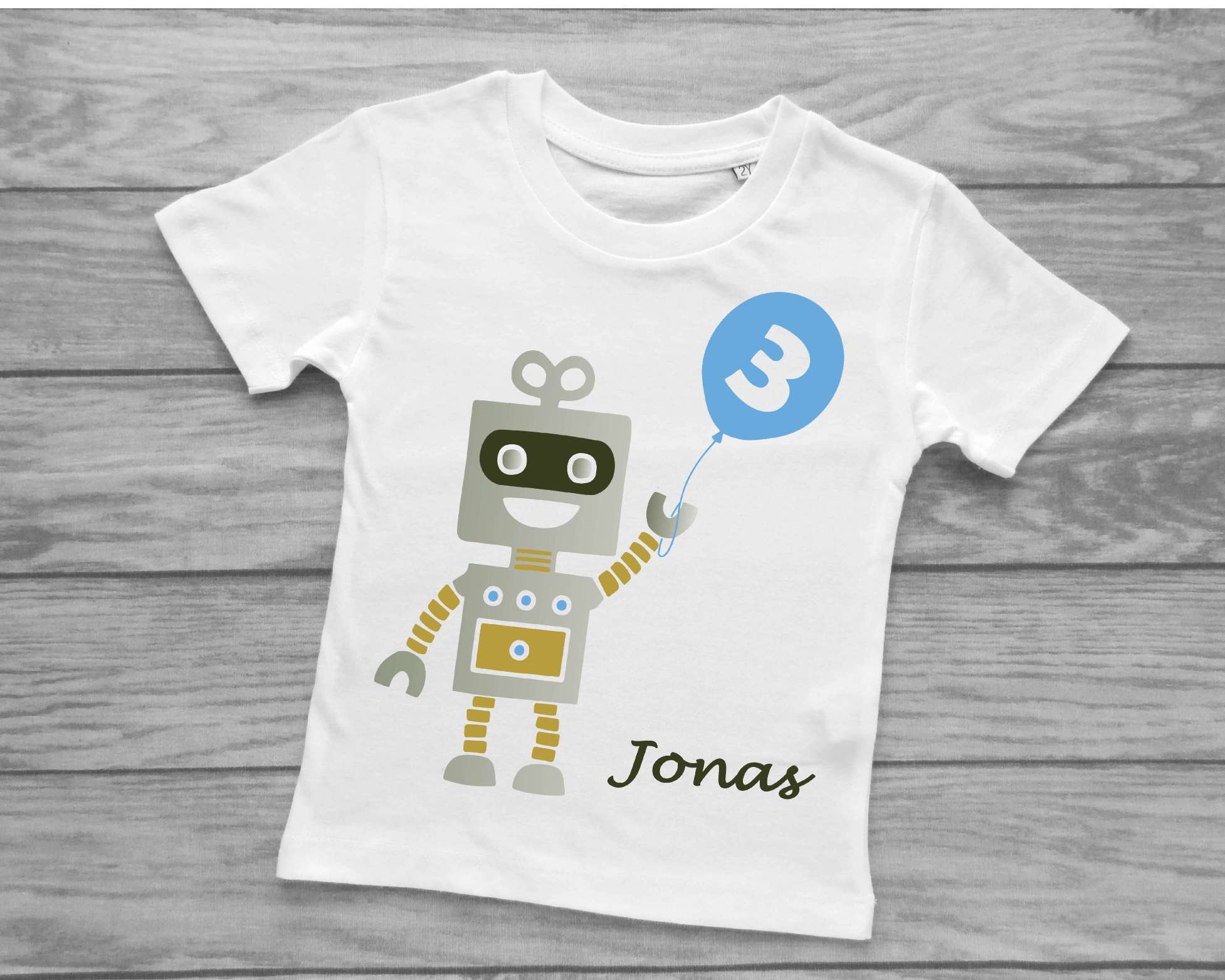 weißes Kinder-T-Shirt für Geburtstagskinder mit silber schimmerndem Roboter bedruckt, mit Name und Zahl