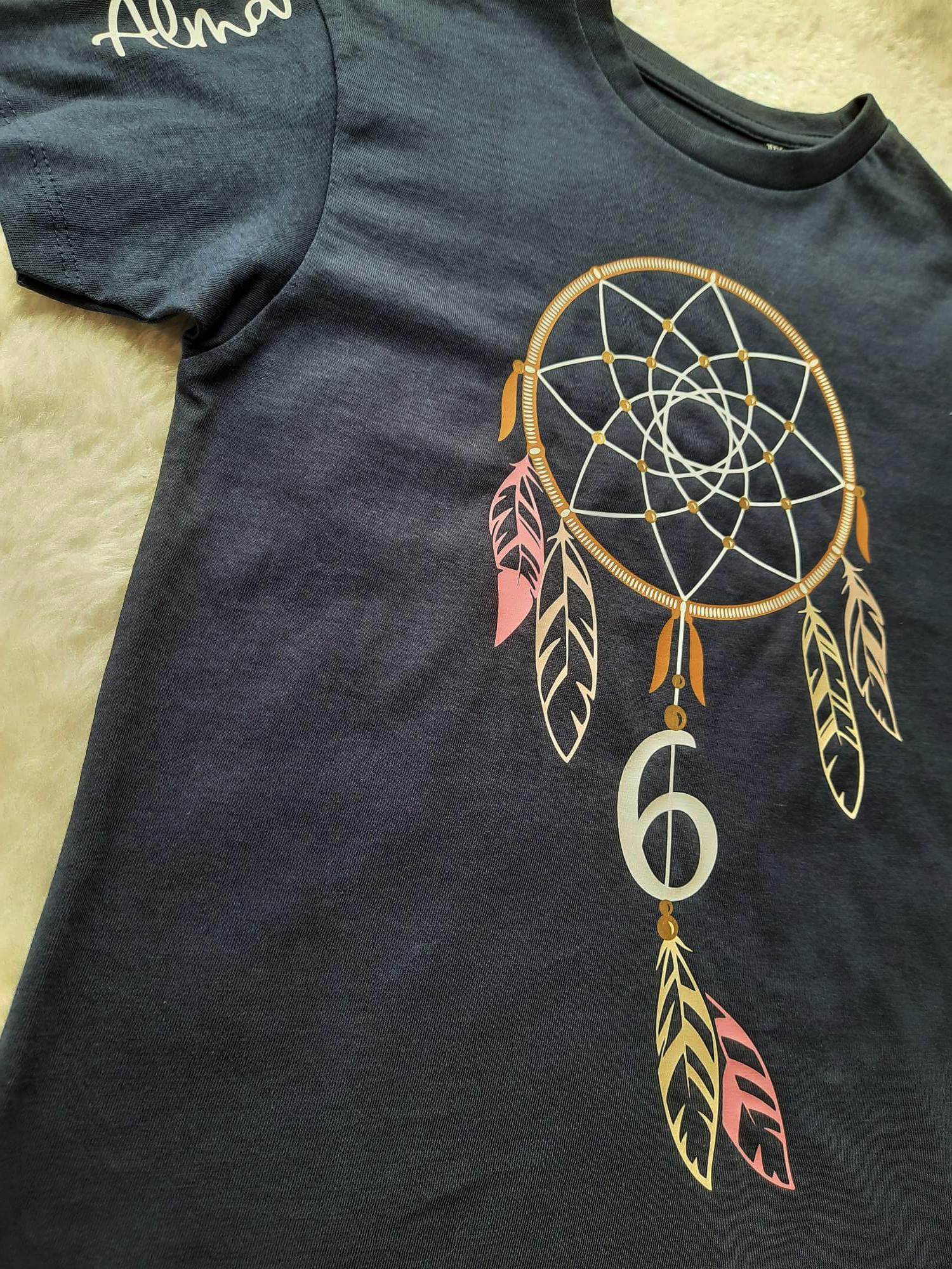 Detailbild Geburtstagsshirt für Kinder mit Traumfänger mit Name und Name