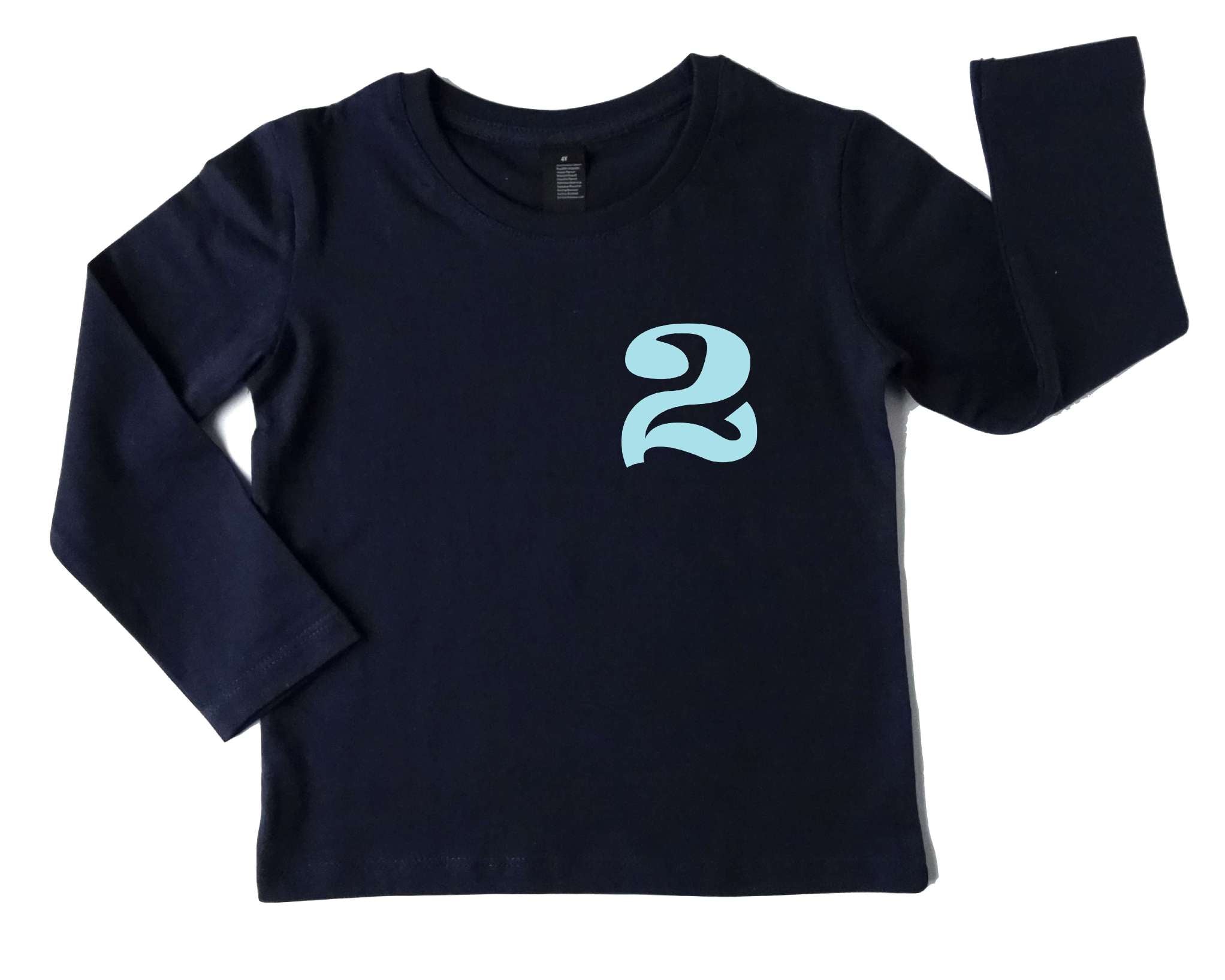 Vorderseite navi Geburtstagsshirt Trikot mit Name und Zahl in hellblau und langen Ärmeln