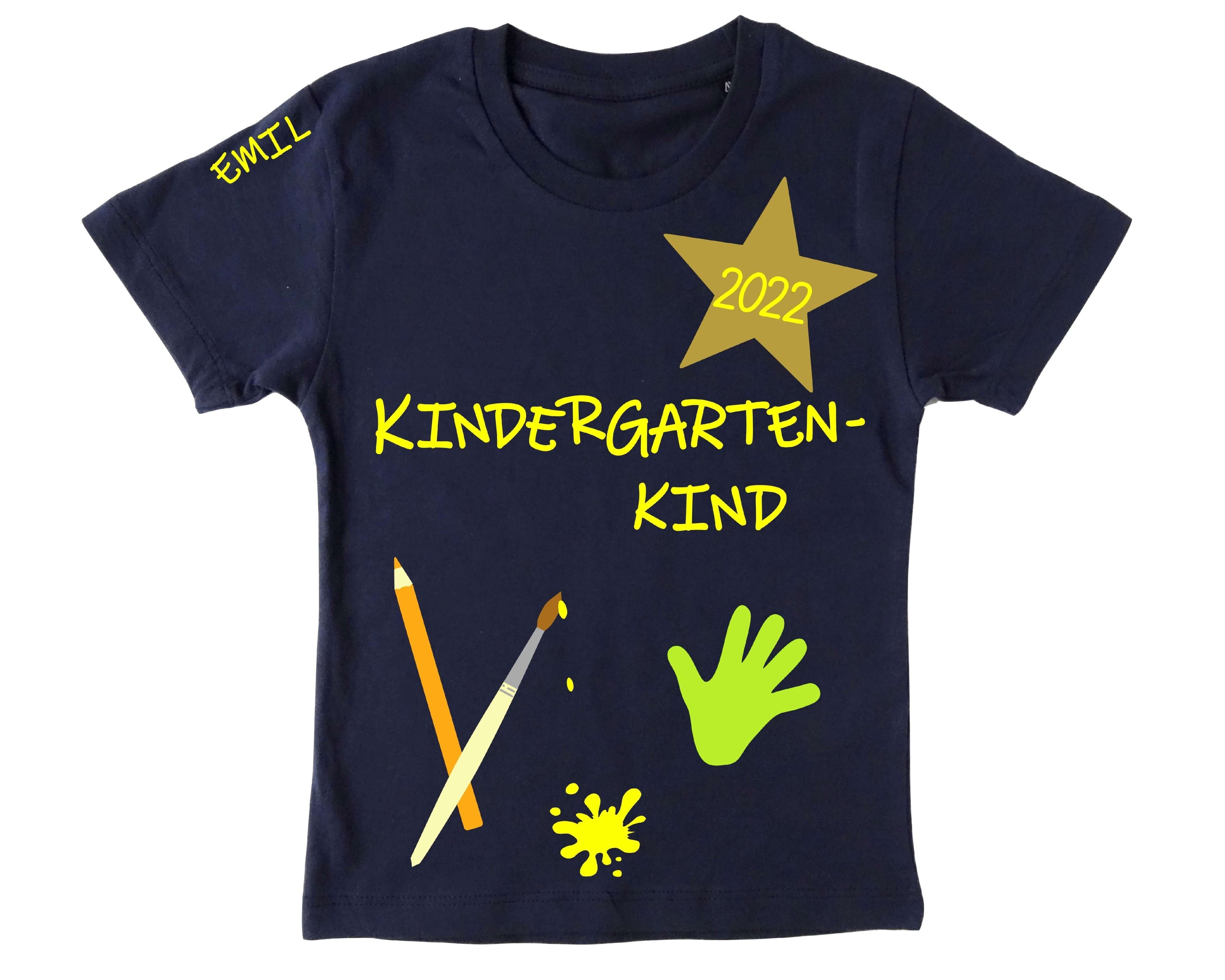 navi Kindergartenshirt Kindergartenkind mit Name und Jahreszahl für KITA-Anfang, kurze Ärmel und gelber Aufdruck