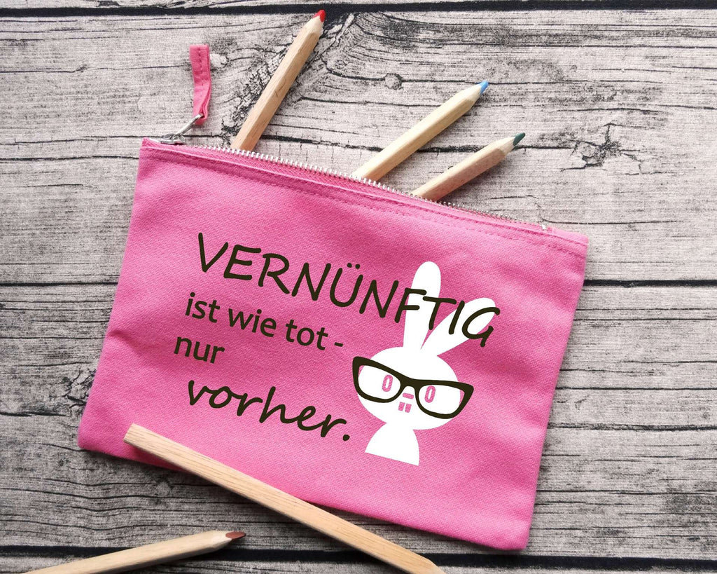 rosa Stiftemäppchen mit weißem Hase bedruckt, Vernüftig ist wie tot, nur vorher