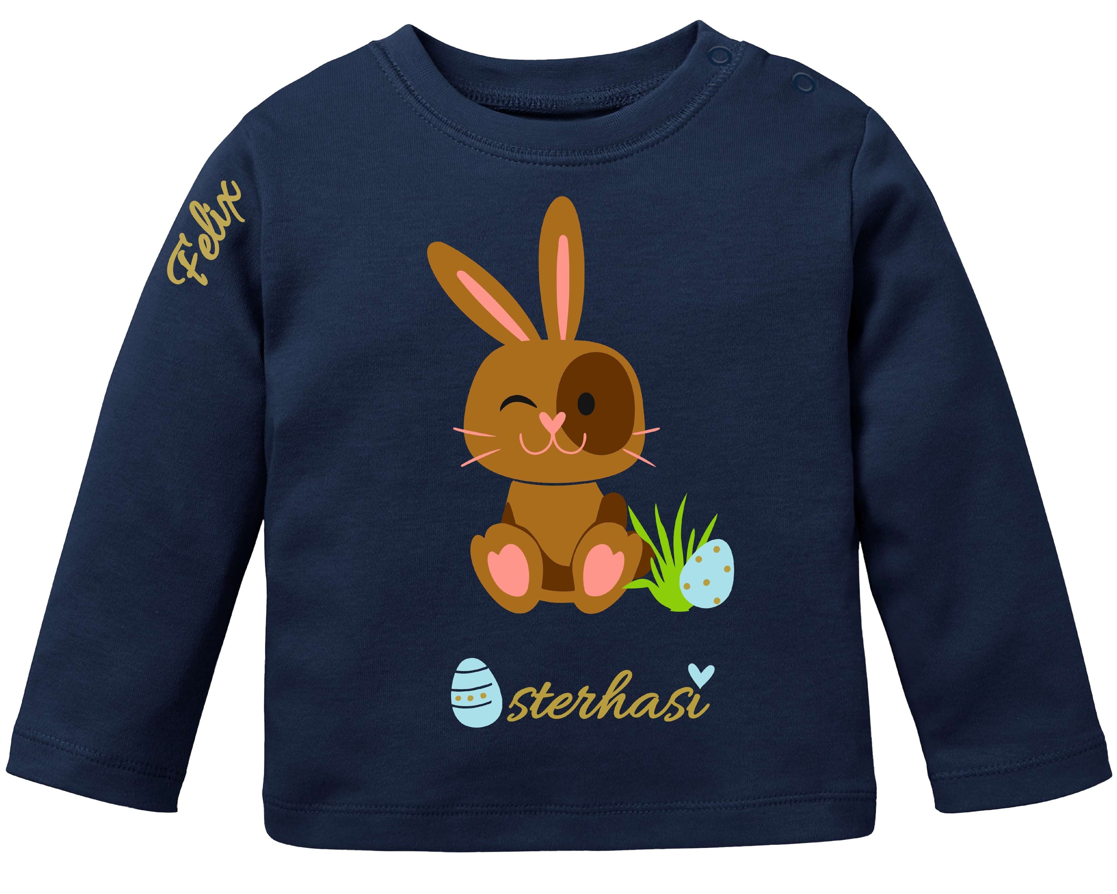 dunkelblaues Baby-Shirt mit süßem Osterhase in hellbraun, mit Name und Druckknöpfen an der Schulter