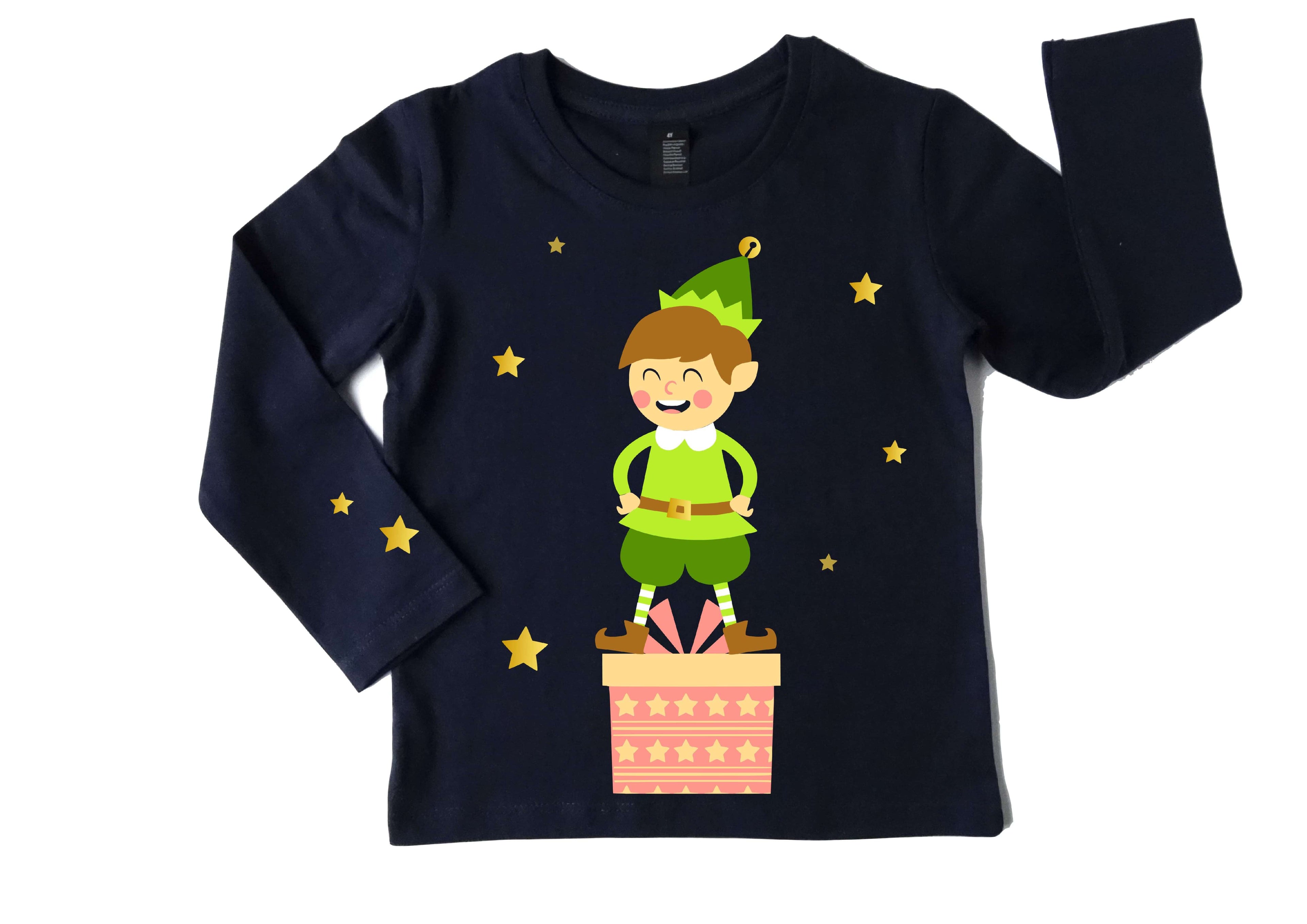 navi Langarmshirt für Kinder mit Name und Zahl und großem Weihnachtswichtel auf rosa Geschenk stehend