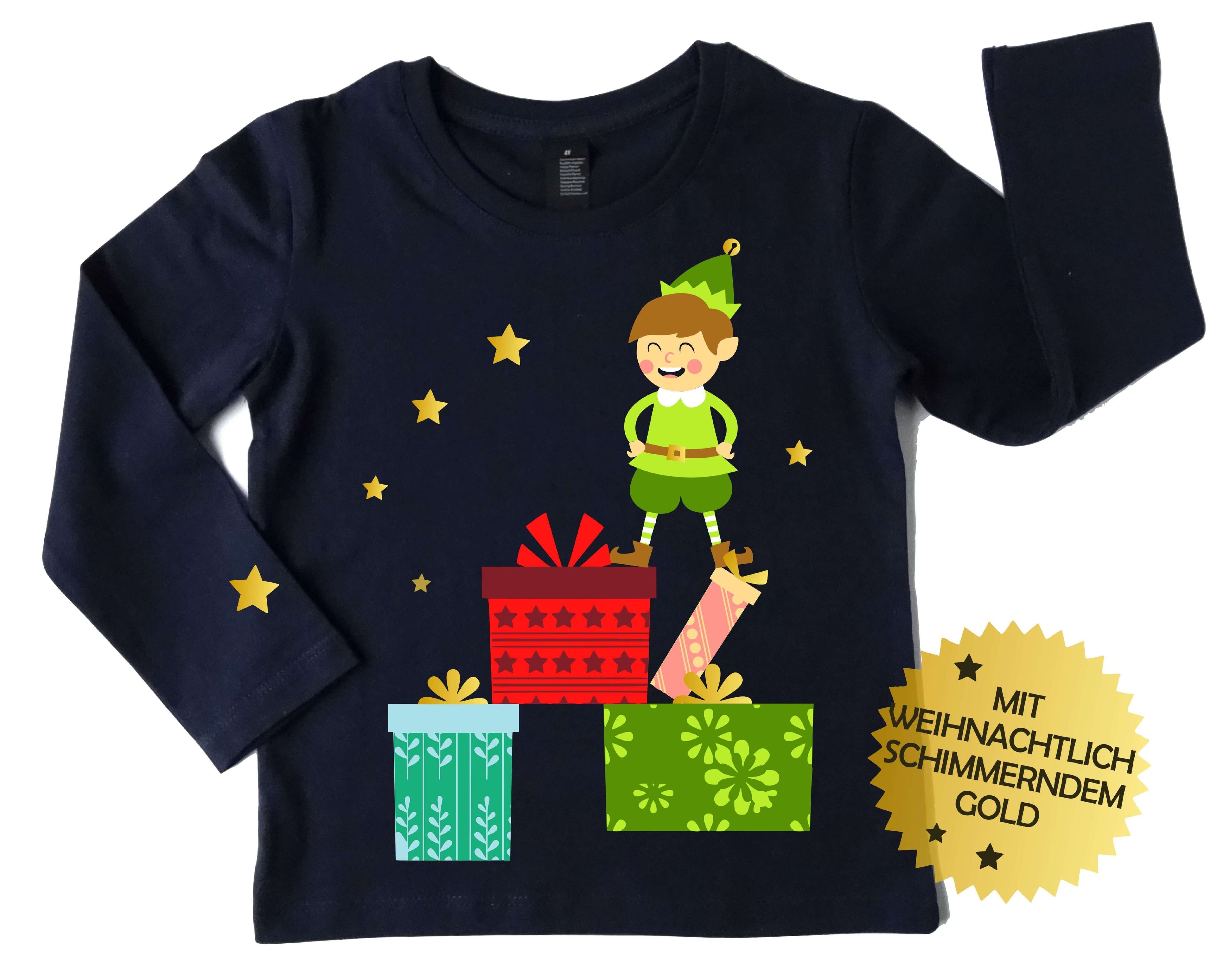 navi Langarmshirt für Kinder mit Name und Zahl und kleinem Weihnachtswichtel auf Geschenken stehend