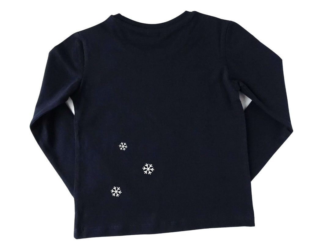 Rückseite mit Schneeflocken von navi Weihnachtsshirt für Kinder, mit Rentier und schimmerndem gold-metallic, Langarm